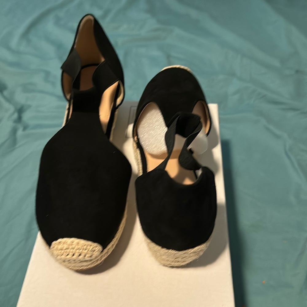 New black wedges size 7